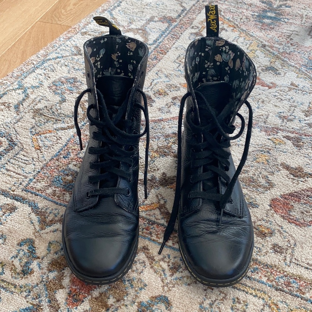 Dr. Martens Stratford Leather Casual Boot